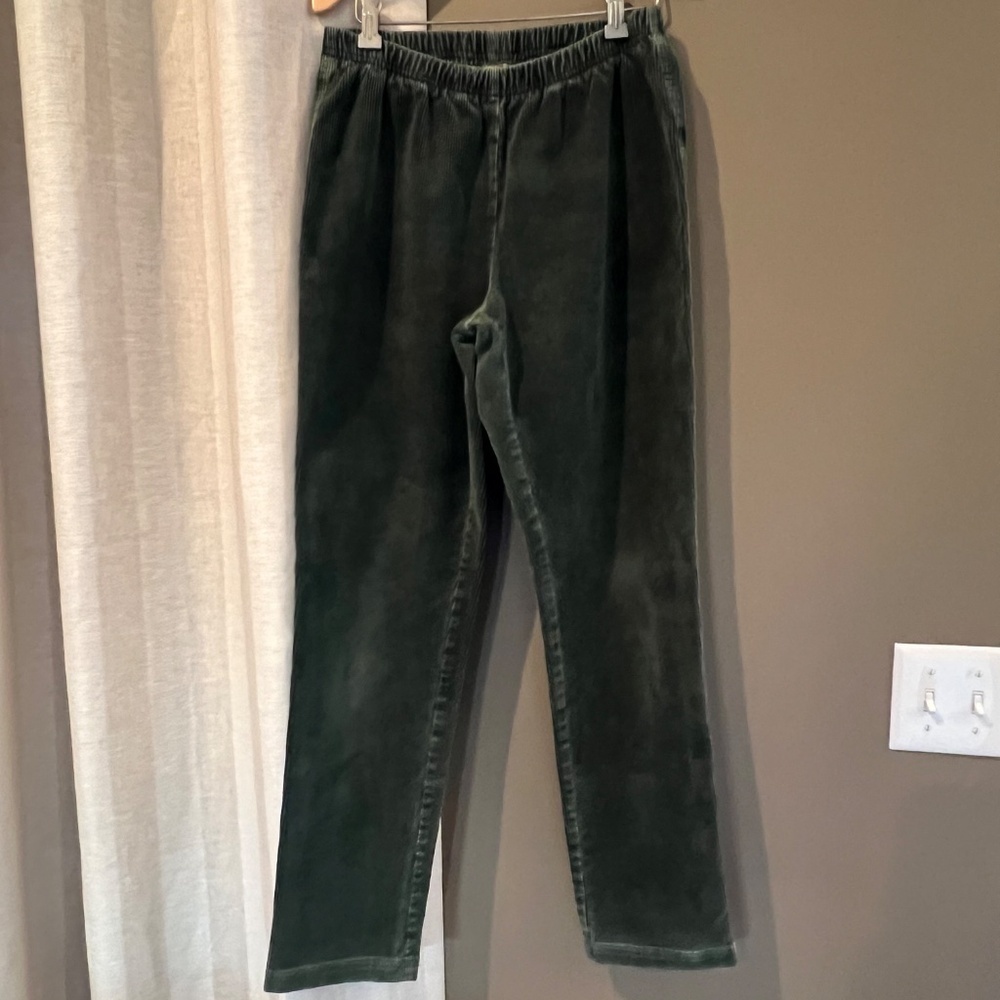 Vintage Abercrombie & Fitch Army Green Corduroy pants, Size Medium